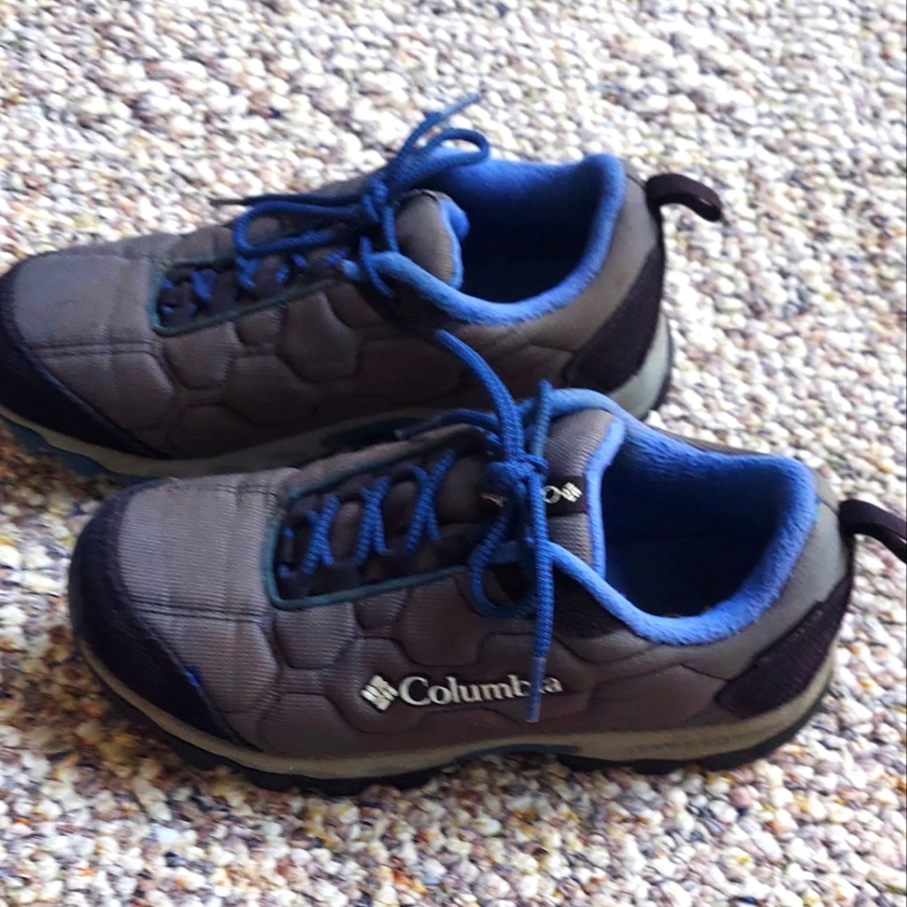 Columbia Kids' Black and Blue Hiking Shoes size 3